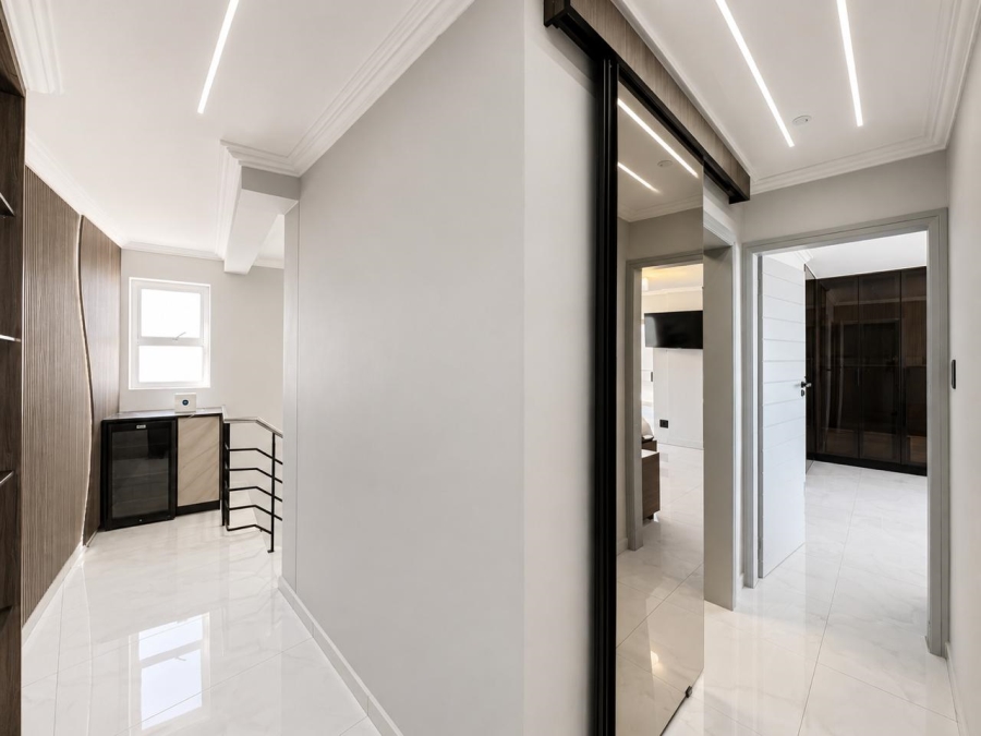 4 Bedroom Property for Sale in Beachfront Western Cape